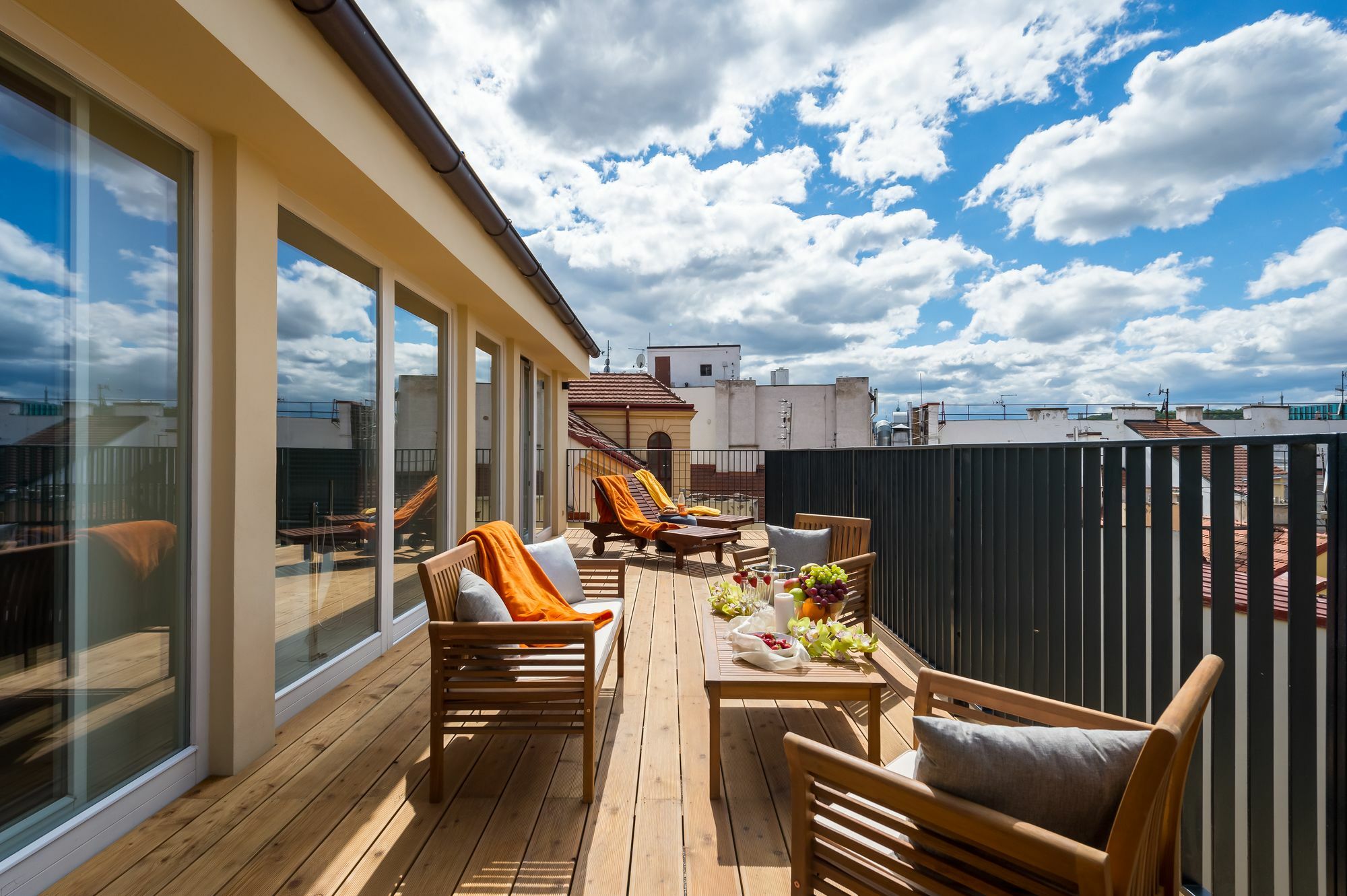 Jindrisska Apartments Прага Екстериор снимка